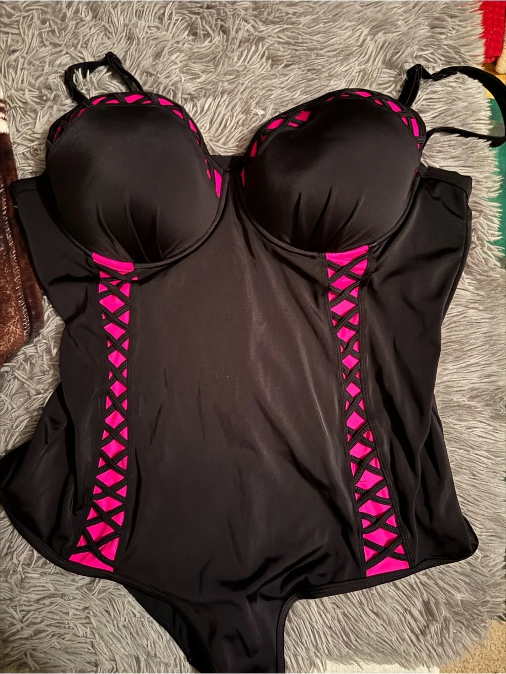 Torrid 3 Black Lattice & Pink Peekaboo Push-Up Demi Swimsuit. Nwot